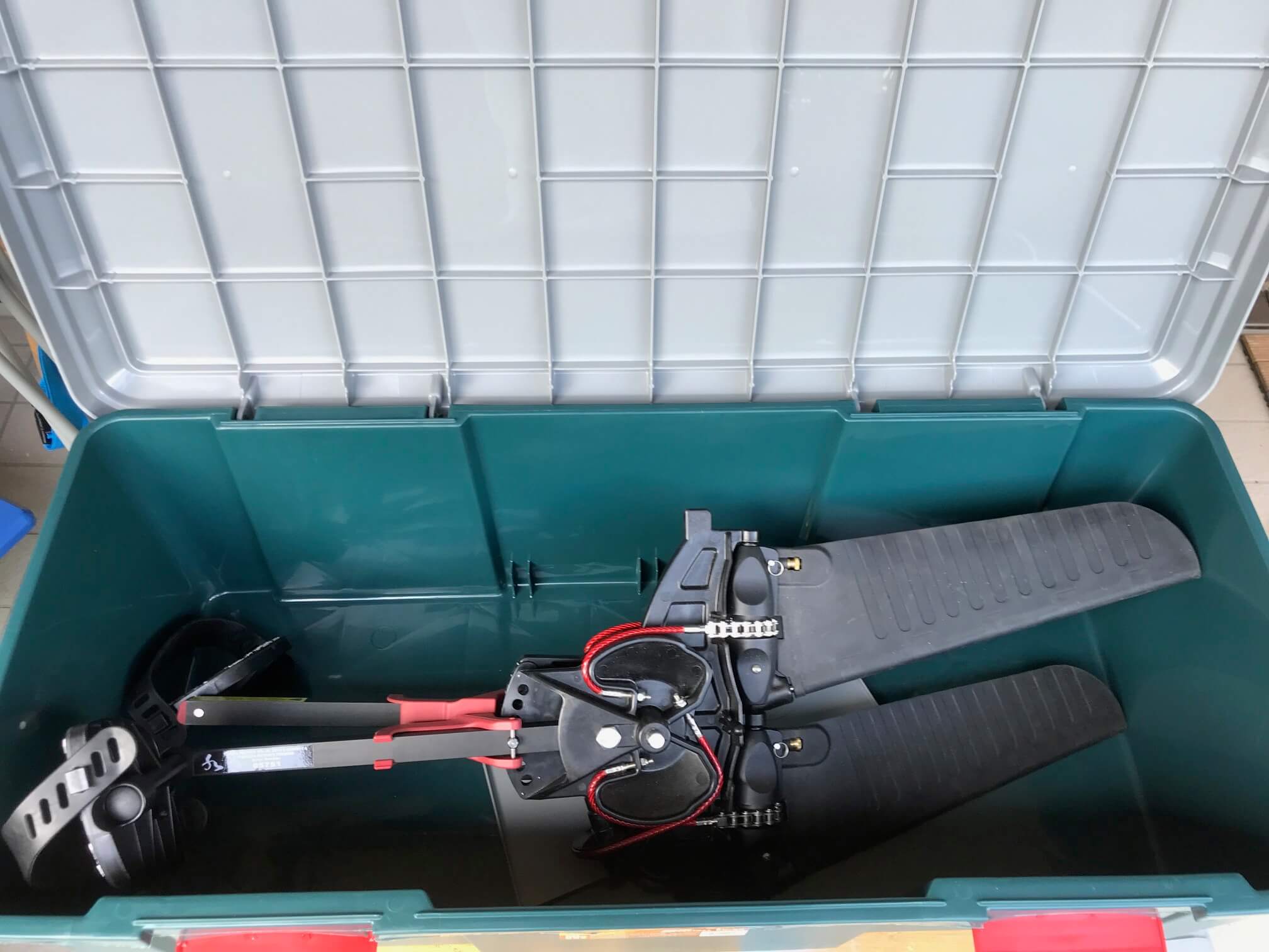 RVBOX900Dへ約80cmのペダルドライブを横置きした状態